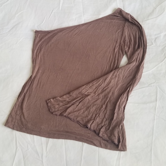 Asymmetric One Sleeve Shirt - Picture 9 of 13